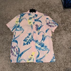 Short sleeve button up